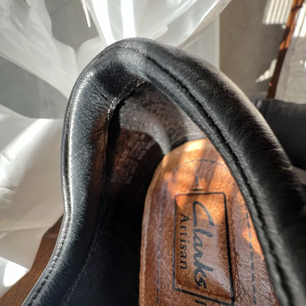 Clarks Artisan Active Air Women's Black Leather Booties Side Zip Size 9.5